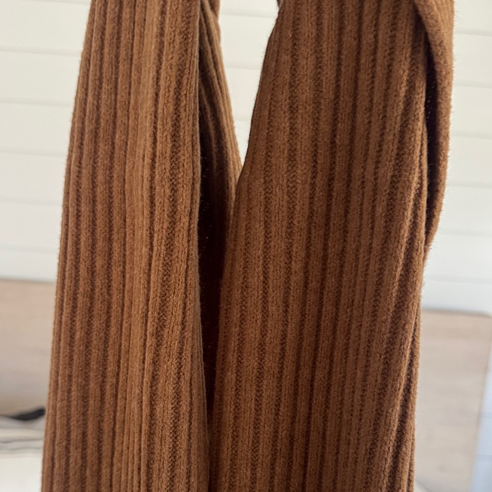 GAP Women's Brown Ribbed Turtleneck